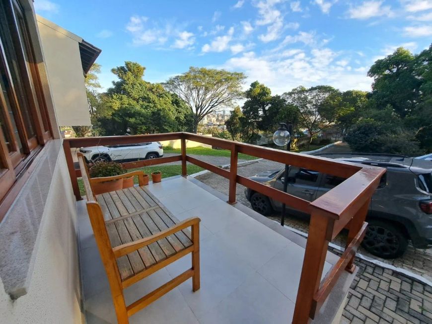 CASA, 3 DORMITÓRIOS, 1 SUÍTE, 2 VARANDAS, 2 VAGAS DE GARAGEM, BAIRRO NONOAI, PORTO ALEGRE/RS Belíssi