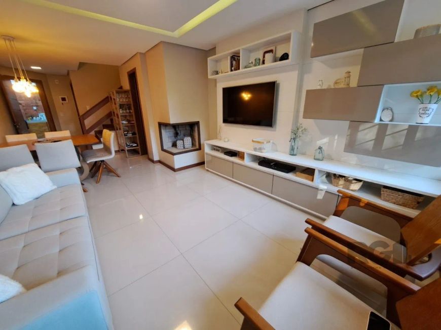 CASA, 3 DORMITÓRIOS, 1 SUÍTE, 2 VARANDAS, 2 VAGAS DE GARAGEM, BAIRRO NONOAI, PORTO ALEGRE/RS Belíssi