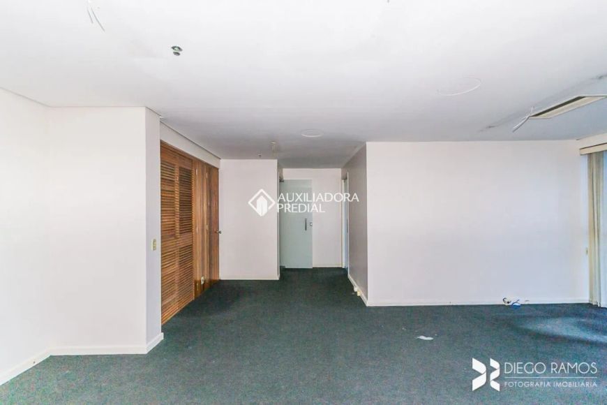 SALA COMERCIAL NA CARLOS GOMES