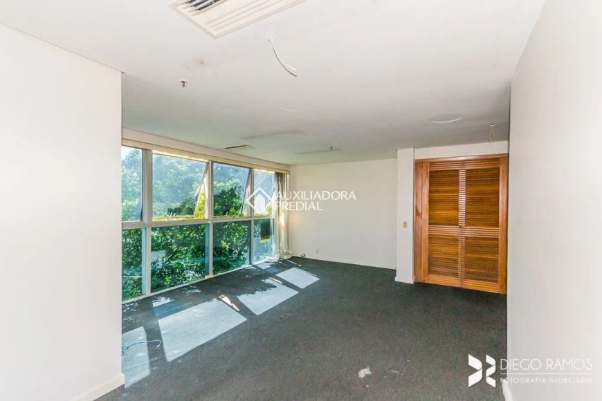 SALA COMERCIAL NA CARLOS GOMES