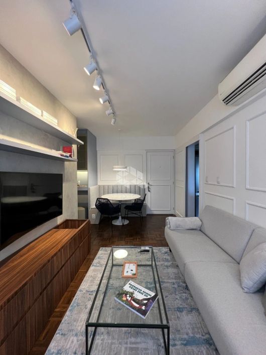 Apartamento 59m² , 2 dormitórios, 1 vaga coberta , Menino Deus