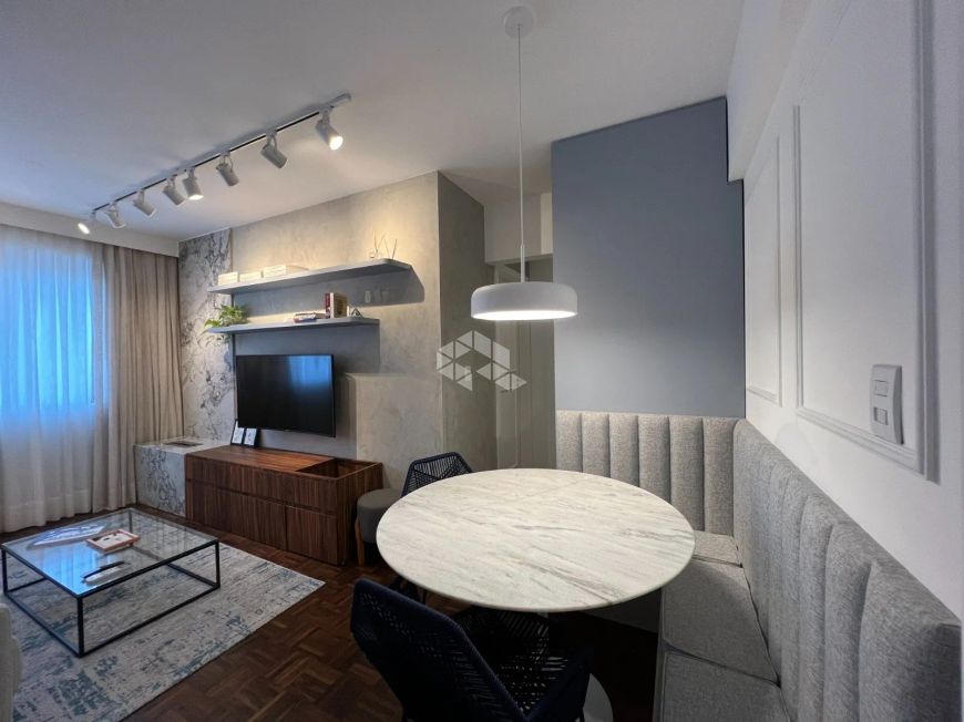 Apartamento 59m² , 2 dormitórios, 1 vaga coberta , Menino Deus