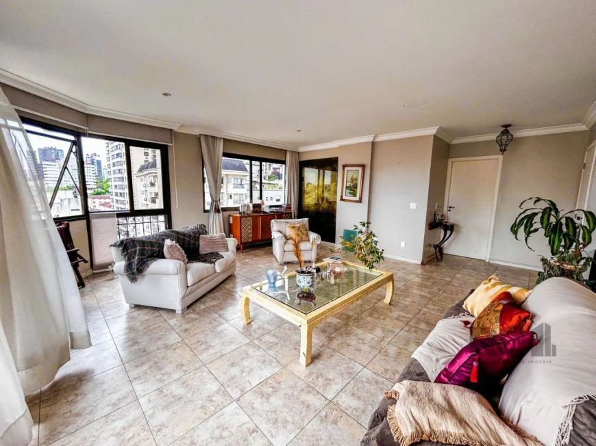 Belíssimo apartamento com excelente padrão de acabamento. São 3 dormitórios, sendo 1 suíte. Lavabo,