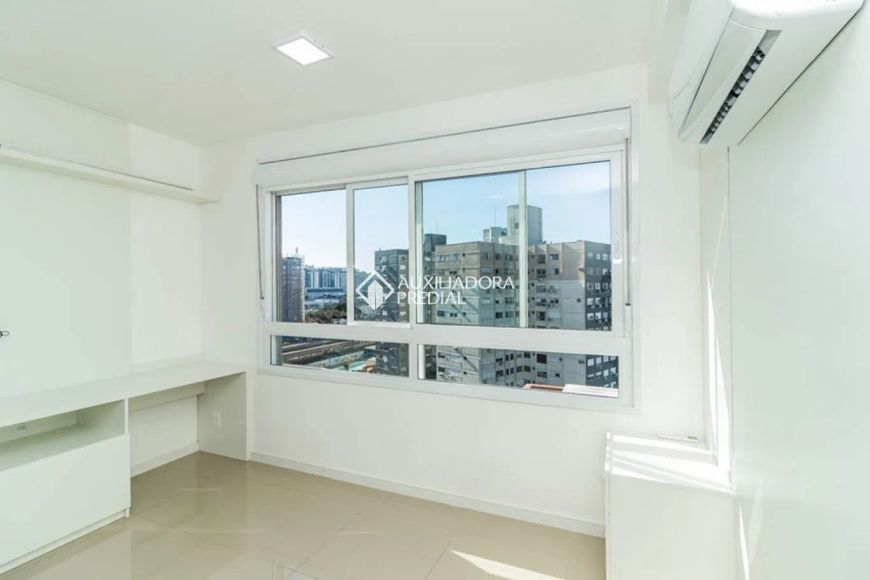 Apartamento Estúdio, mobiliado à 200 metros da PUCRS e Avenida Ipiranga