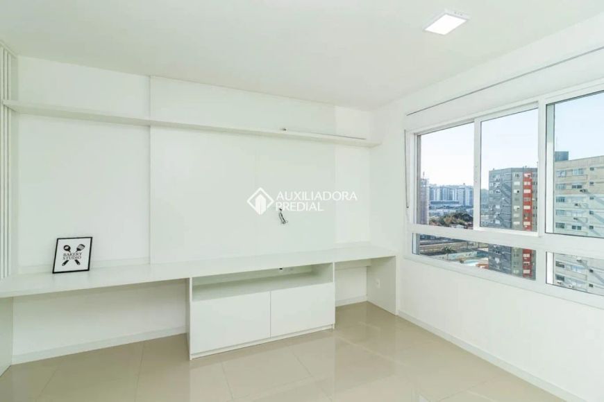 Apartamento Estúdio, mobiliado à 200 metros da PUCRS e Avenida Ipiranga