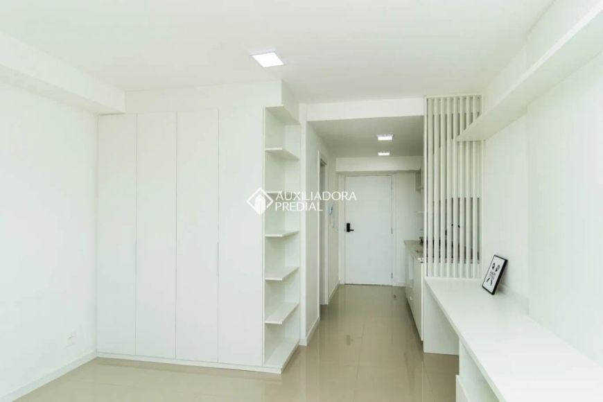 Apartamento Estúdio, mobiliado à 200 metros da PUCRS e Avenida Ipiranga