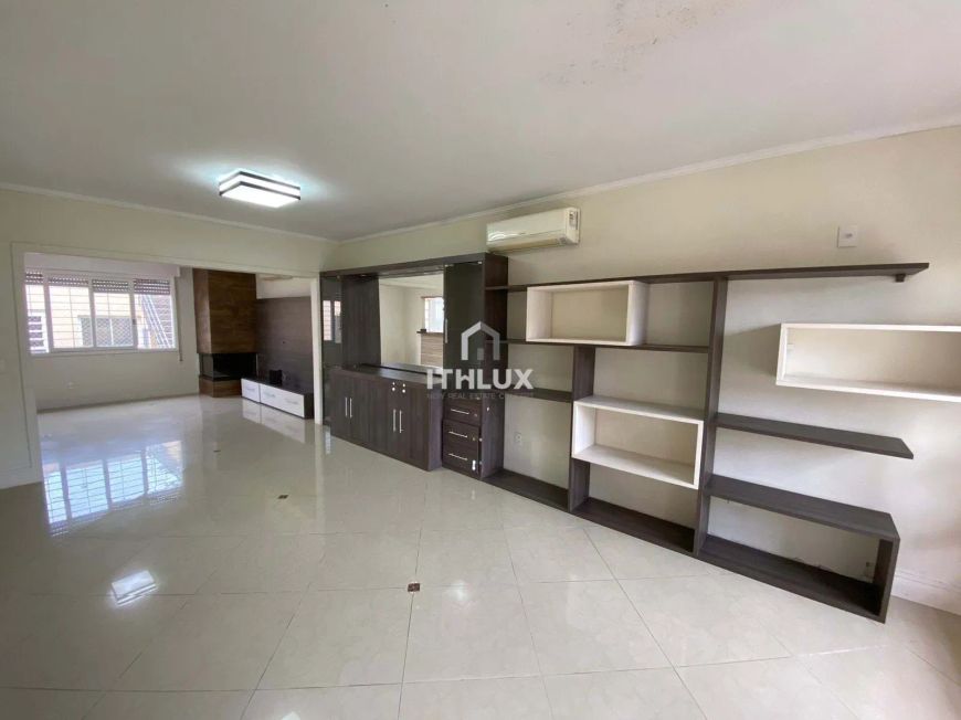 Casa, 266m2, Venda, 4 Dormitórios, 2 Suítes, 3 Banheiros, Semimobiliada, 4 Vagas, Colégio Farroupilh