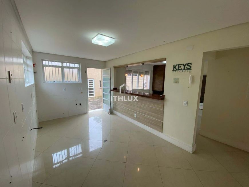Casa, 266m2, Venda, 4 Dormitórios, 2 Suítes, 3 Banheiros, Semimobiliada, 4 Vagas, Colégio Farroupilh