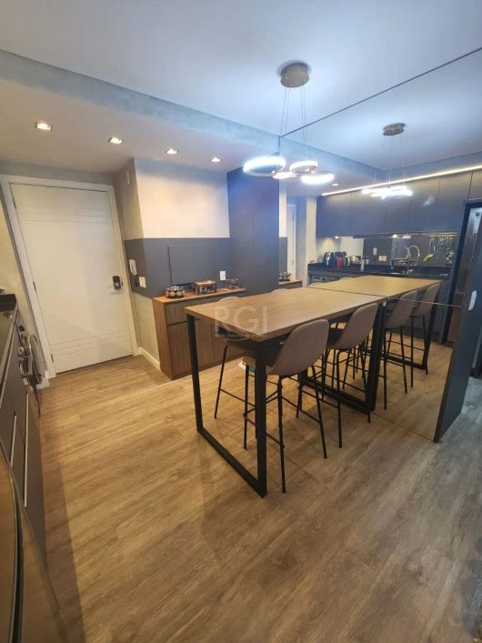 Apartamento Loft finamente decorado , quarto, sala ,cozinha ,permanecem todos os móveis a execeção T