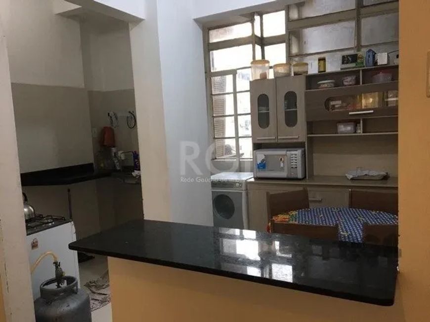 Apartamento 94 metros quadrados, localizado no centro de Porto Alegre, 3° andar com 3 dormitórios, c