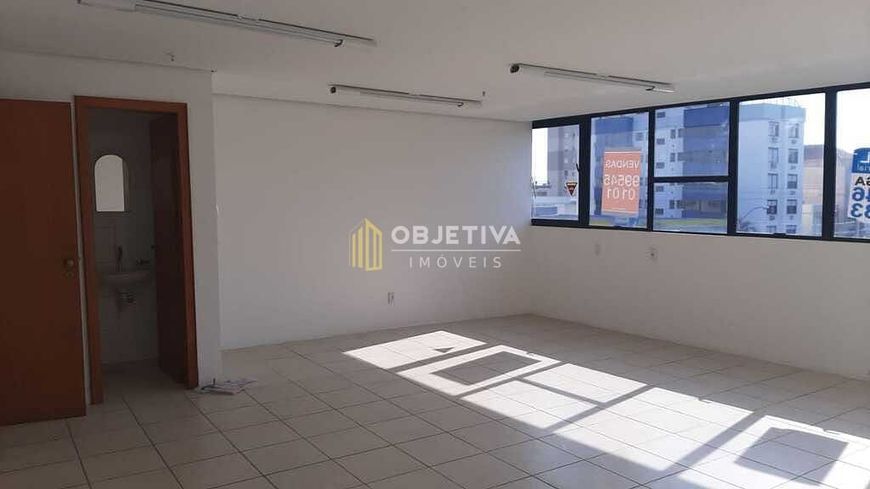 Sala à venda 2 Vagas 94.6M² Santana Porto Alegre - RS
