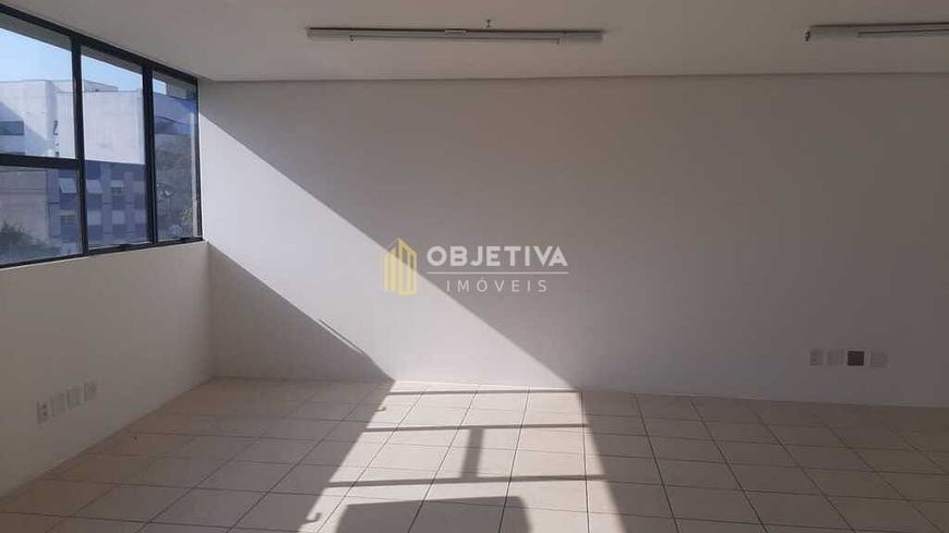 Sala à venda 2 Vagas 94.6M² Santana Porto Alegre - RS