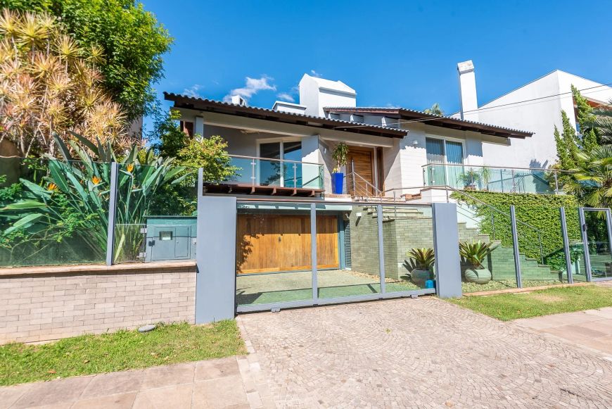 Casa de 4 quartos no bairro Chácara das Pedras.