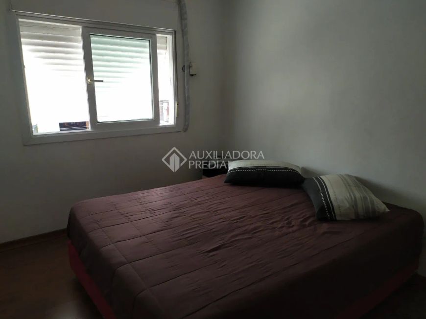 Edifício Comercial à Venda no Bairro Rubem Berta com Área de 412 m²