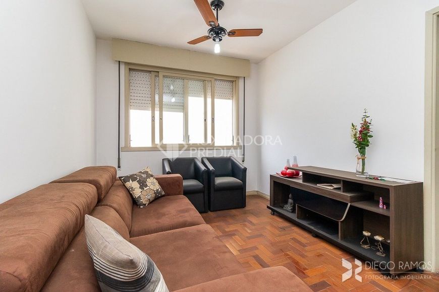 Apartamento mobiliado de 1 dormitório, no bairro Menino Deus.