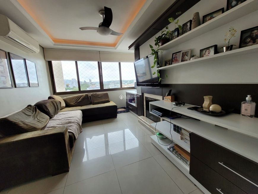 Apartamento com 3 quartos em Porto Alegre