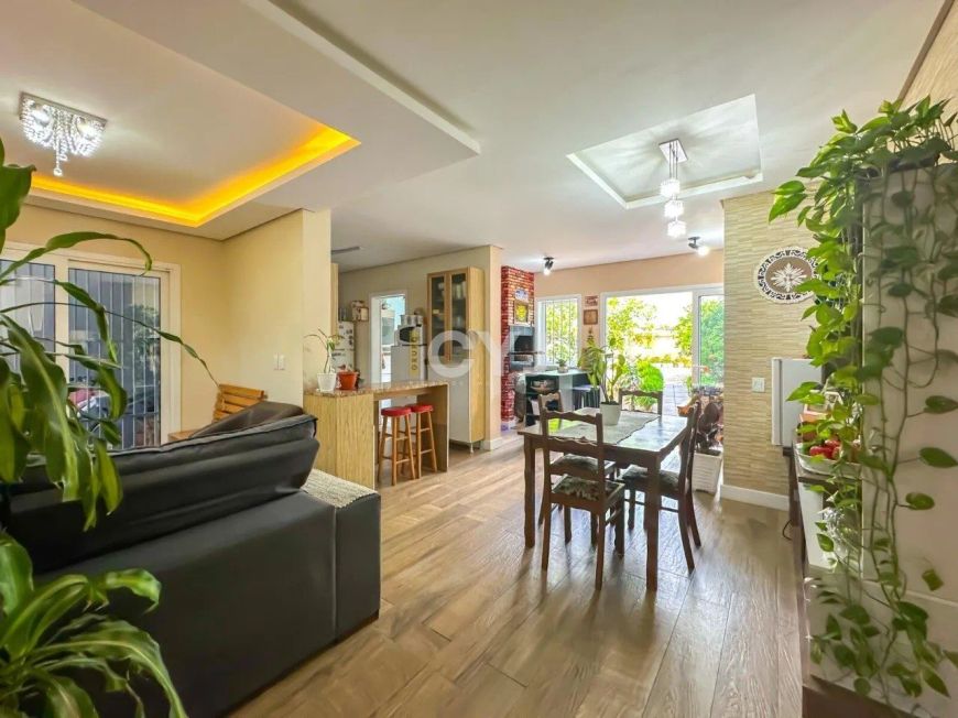 Casa com 3 quartos no bairro Sarandi.