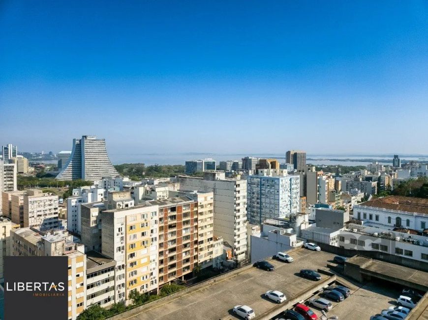 Apartamento, 3 quartos, 1 suite, dependência de empregada, elevador - Centro His