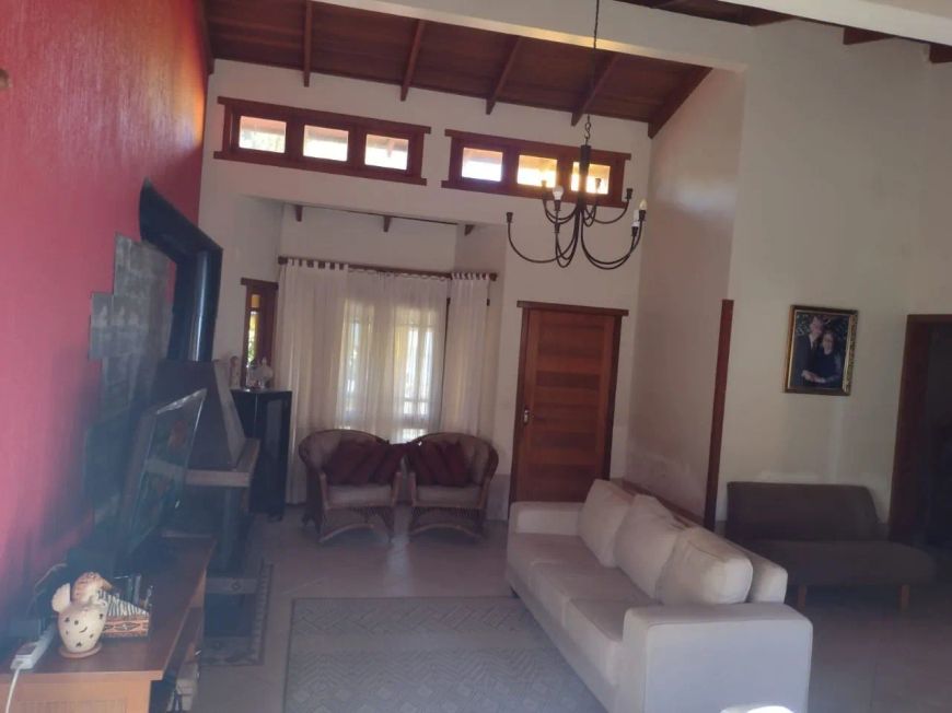 Casa para Venda - 693.6m², 5 dormitórios, sendo 3 suites, 4 vagas - Hípica