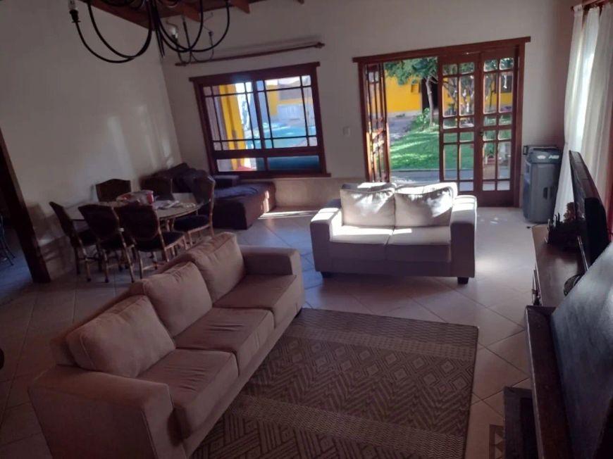 Casa para Venda - 693.6m², 5 dormitórios, sendo 3 suites, 4 vagas - Hípica