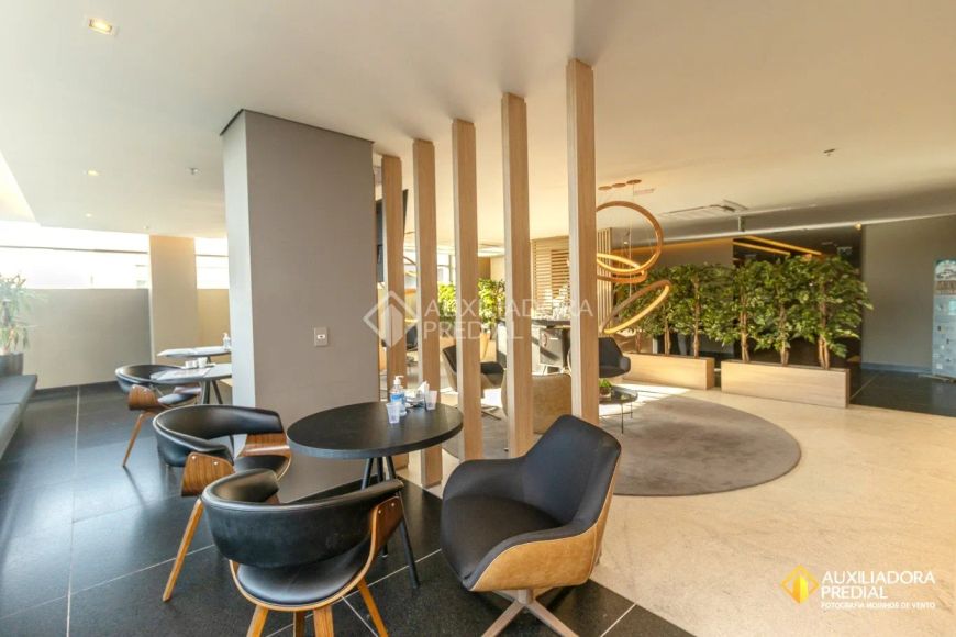 Bela Sala Comercial com piso- Grand Park Lindóia