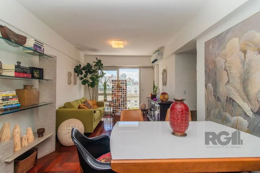 Apartamento à venda no Bom Fim, 72m² com 2 dormitórios/quartos disponíveis.