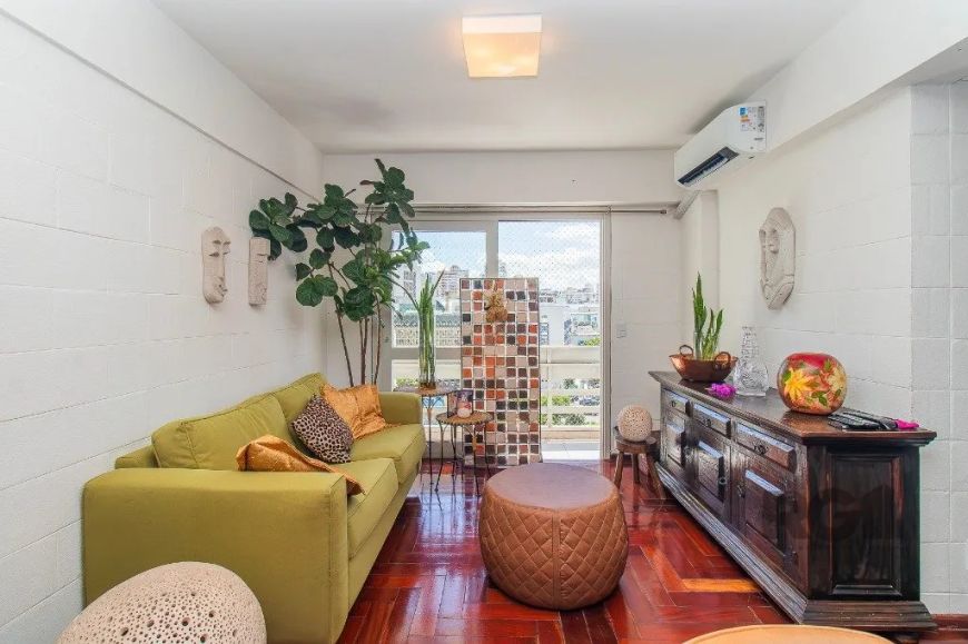 Apartamento à venda no Bom Fim, 72m² com 2 dormitórios/quartos disponíveis.