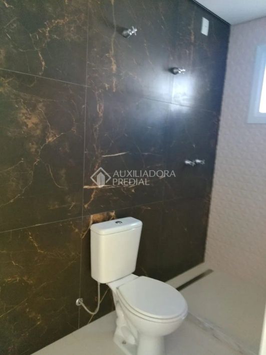 Sobrado à venda no bairro Aberta dos Morros com 140 m² e 3 dormitórios/quartos.