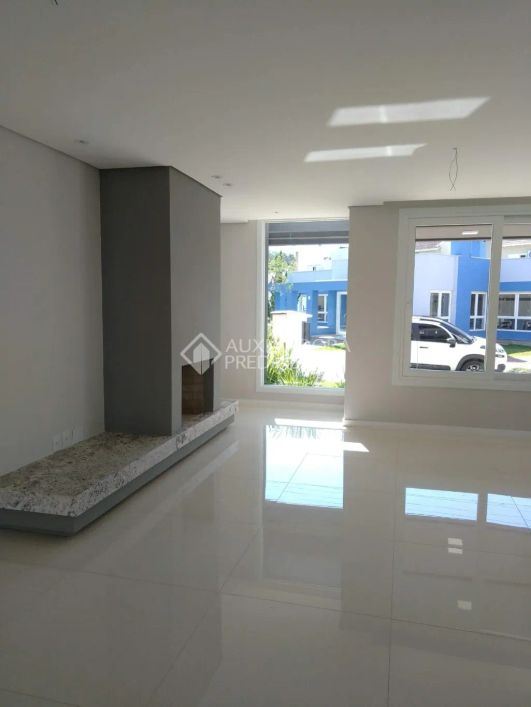Sobrado à venda no bairro Aberta dos Morros com 140 m² e 3 dormitórios/quartos.