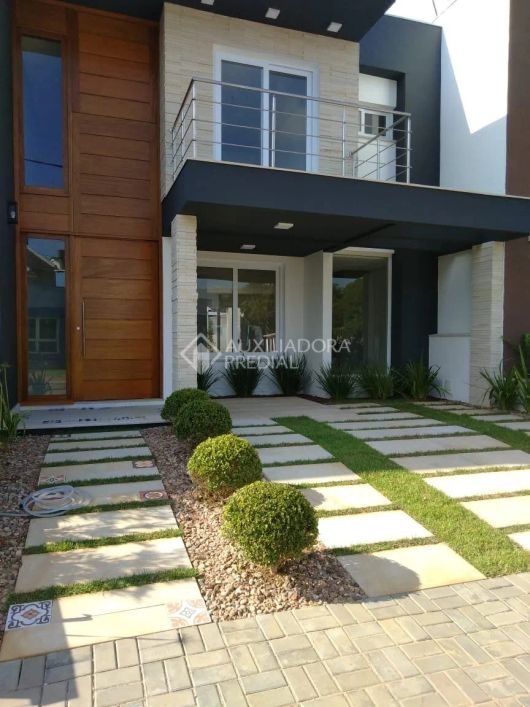 Sobrado à venda no bairro Aberta dos Morros com 140 m² e 3 dormitórios/quartos.