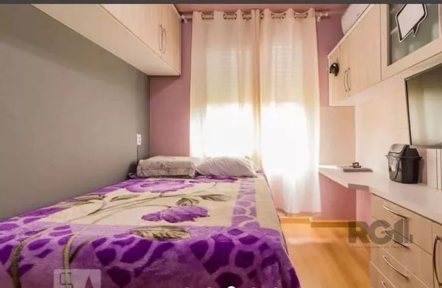 Otimo apartamento com living dois ambientes tres dormitorios, banheiro, cozinha com moveis sob medid