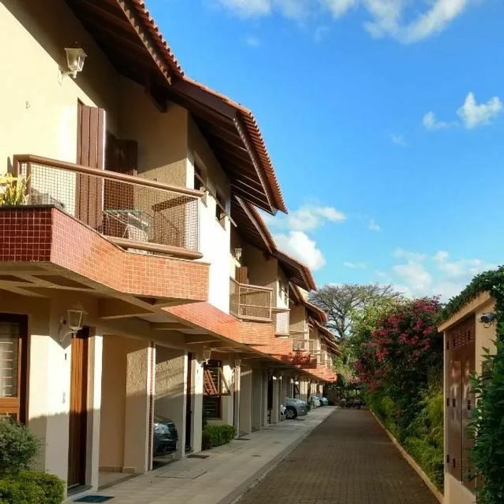 Casa de condomínio em Rua Dona Zulmira - Cavalhada - Porto Alegre/RS