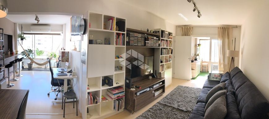Apartamento na Cidade Baixa, em Porto Alegre de 2 dormitórios e vaga