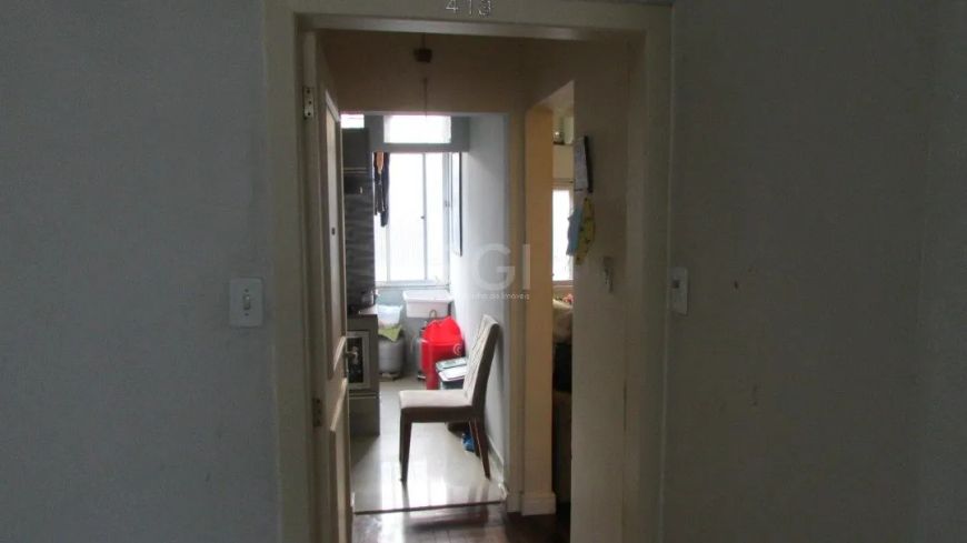 Apartamento com 2 dormitórios , reformado , com rebaixo em gesso, cozinha planejada, área de serviço