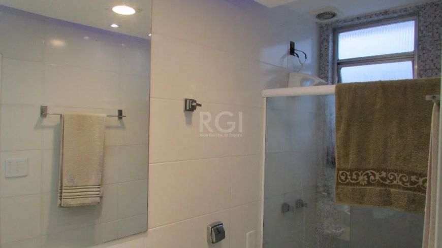 Apartamento com 2 dormitórios , reformado , com rebaixo em gesso, cozinha planejada, área de serviço