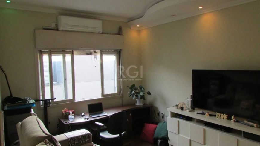 Apartamento com 2 dormitórios , reformado , com rebaixo em gesso, cozinha planejada, área de serviço