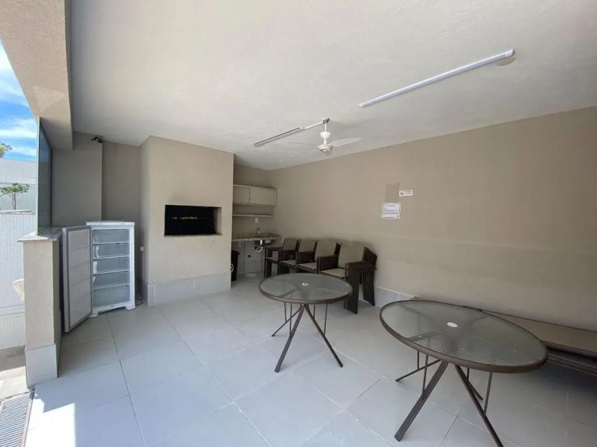 Apartamento semi mobilado, são 3 dormitórios, transformado em 2, sendo um suíte master com closet, a