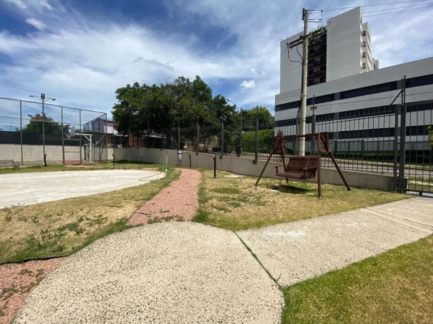 Apartamento semi mobilado, são 3 dormitórios, transformado em 2, sendo um suíte master com closet, a