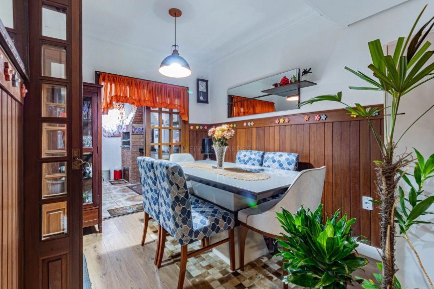 Casa em Condomínio no bairro Guarujá