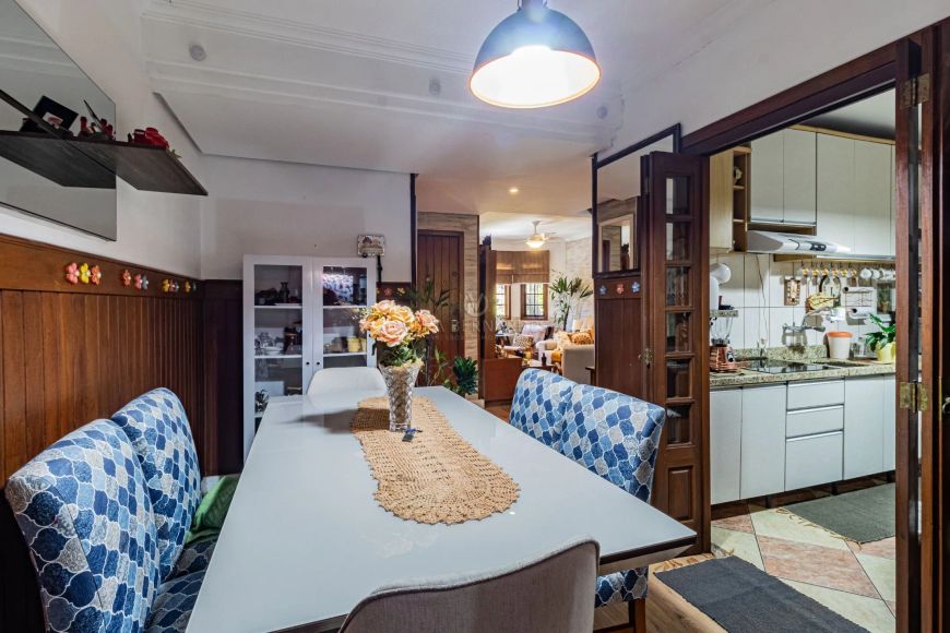 Casa em Condomínio no bairro Guarujá