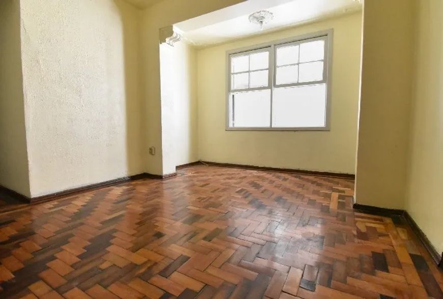 E X C L U S I V I D A DEAPARTAMENTO 3 DORMITÓRIOS - Imóvel térreo com 84,83 m² privativos, living, c