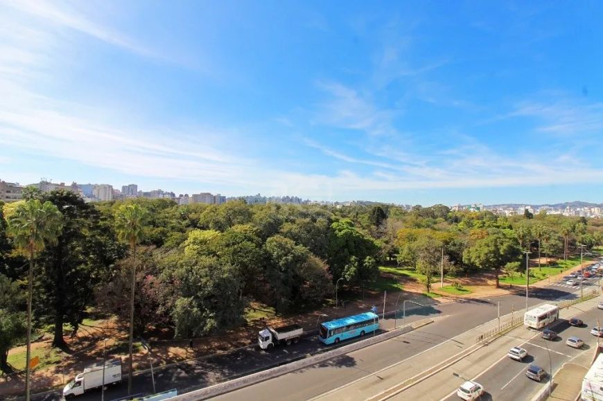 Ótimo apartamento com 58m² na Cidade Baixa! O imóvel conta com 02 dormitórios, banheiro social, livi