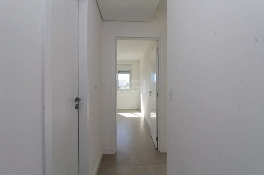 Ótimo apartamento com 58m² na Cidade Baixa! O imóvel conta com 02 dormitórios, banheiro social, livi