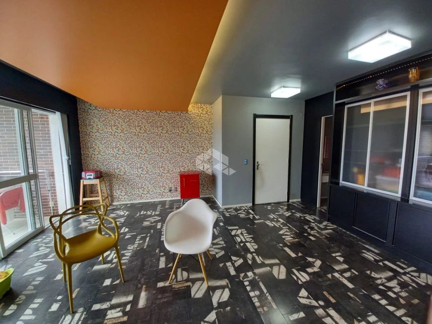 APARTAMENTO DE 3 DORM/QUARTOS COM 120,32m² BOX DUPLO DE GARAGEM E INFRA NO MENINO DEUS