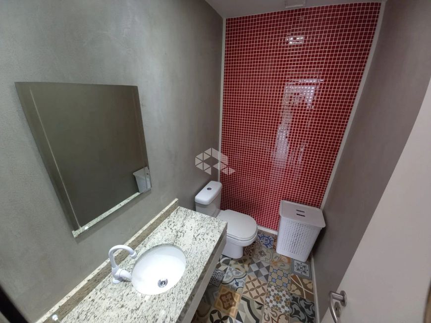 APARTAMENTO DE 3 DORM/QUARTOS COM 120,32m² BOX DUPLO DE GARAGEM E INFRA NO MENINO DEUS