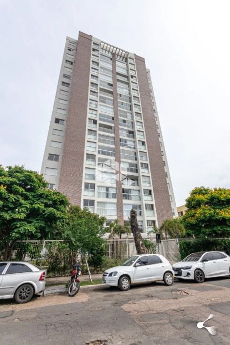 APARTAMENTO DE 3 DORM/QUARTOS COM 120,32m² BOX DUPLO DE GARAGEM E INFRA NO MENINO DEUS