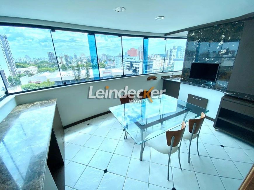 Apartamento de 2 Dormitórios no Menino Deus - Suíte, Sacada e 2 Vagas