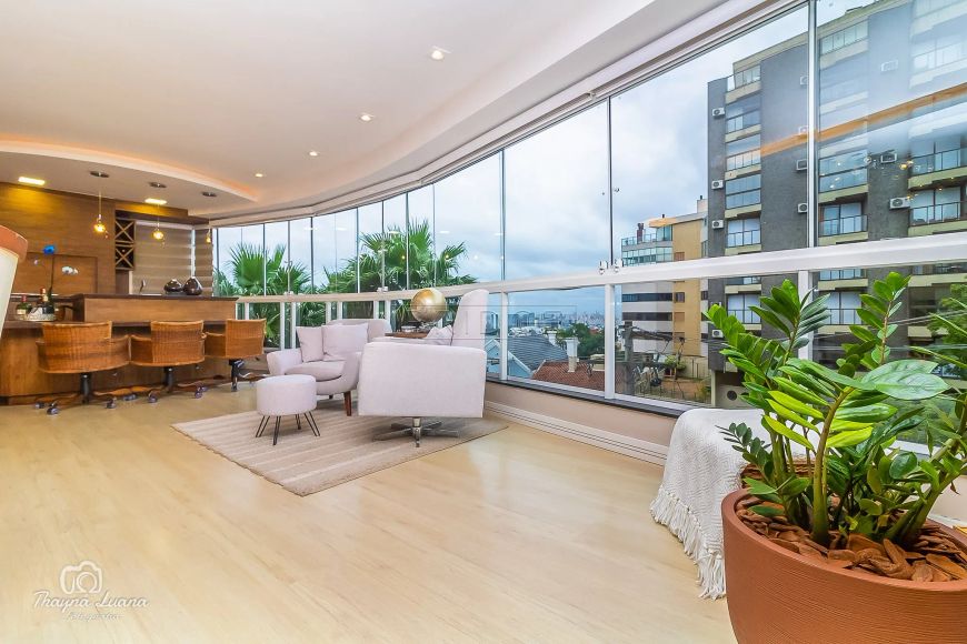 Apartamento de luxo no Menino Deus