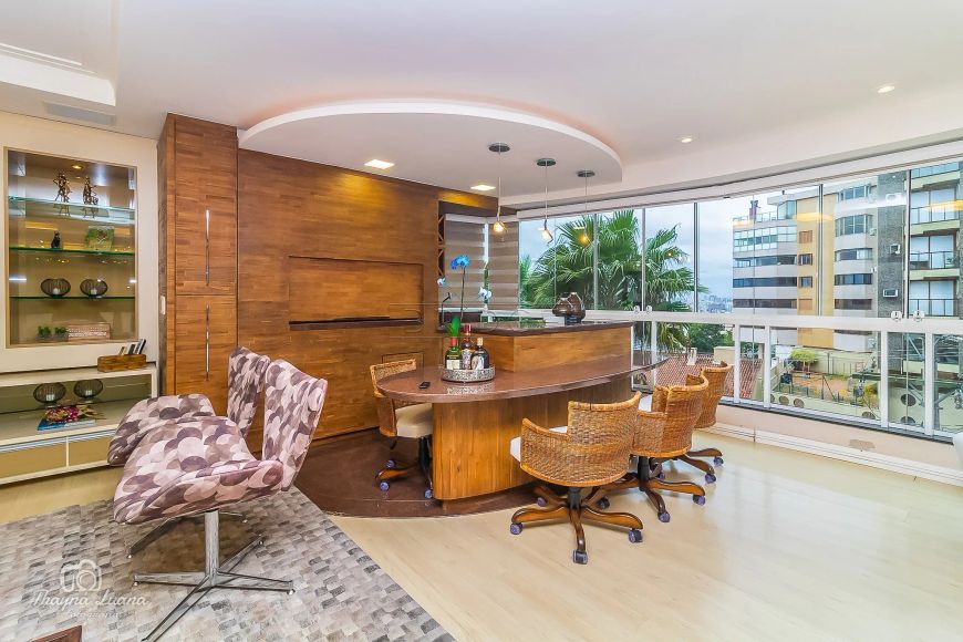 Apartamento de luxo no Menino Deus