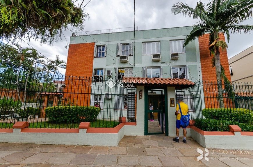 APARTAMENTO 3 DORMITÓRIOS COM GARAGEM NO MENINO DEUS